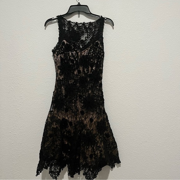 Sue Wong Dresses & Skirts - Sue Wong Nocturne Women’s Black Lace Embroidered Beaded Cocktail Dress Size 2